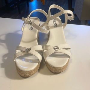 MICHAEL KORS “MINNIE” White Wedges Size 7